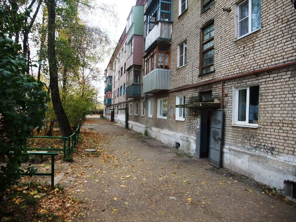 Улица Корнеева, 2а  со двора, Болохово