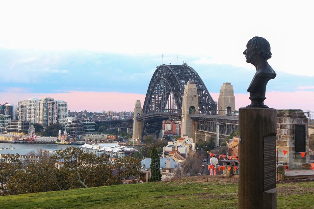 Hans Christian Andersen and Harbour bridge, Сидней