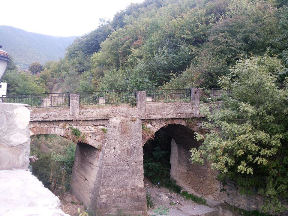Река Гурджана, мост XVIII в., Шеки