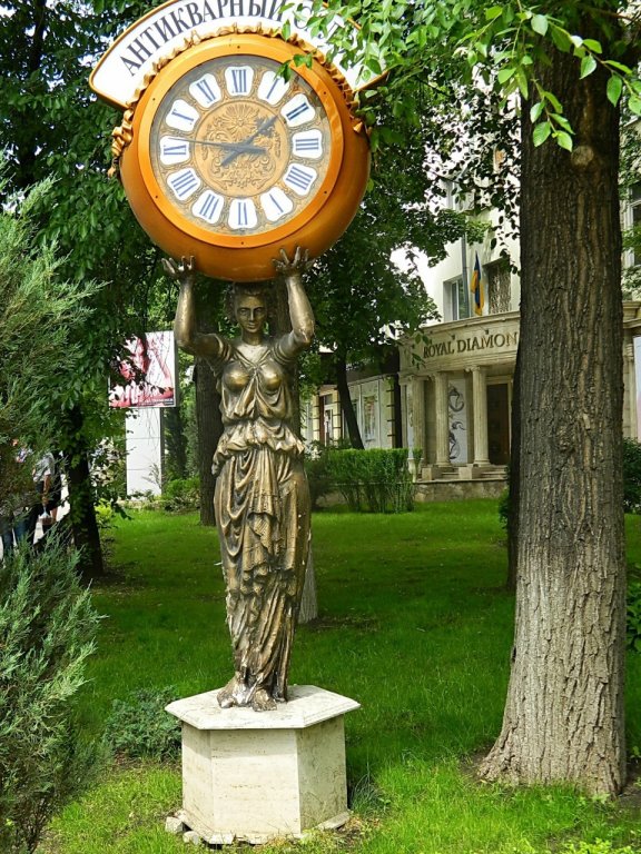 Часы антикварного салона, Донецк