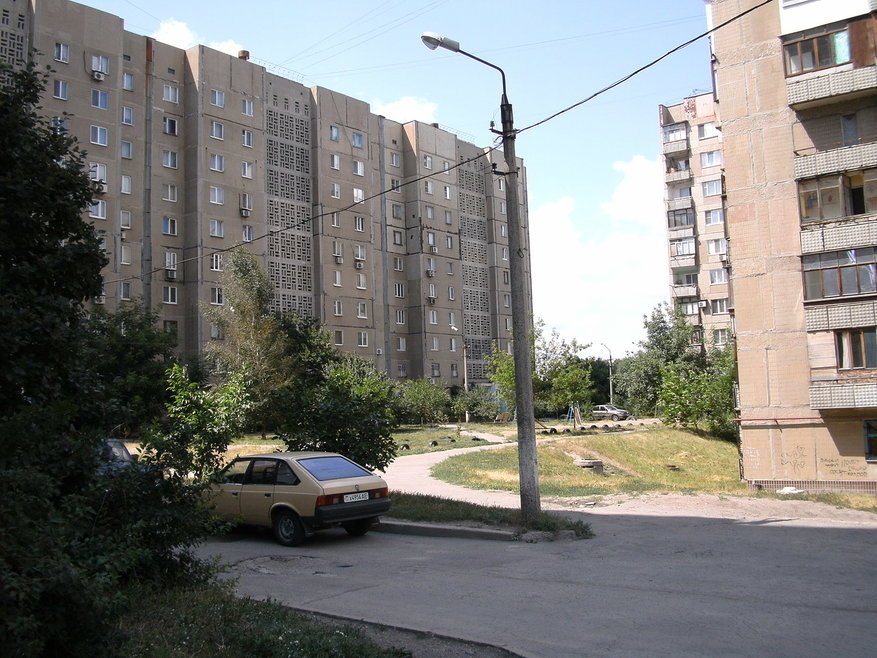 Во дворах по Куйбышева. 2009 г., Донецк