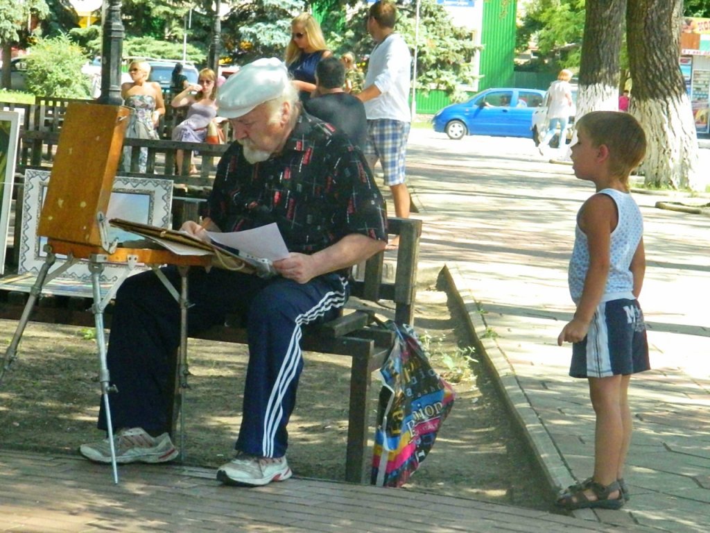 Сценка на центральном бульваре: художник и мальчик, Харцызск