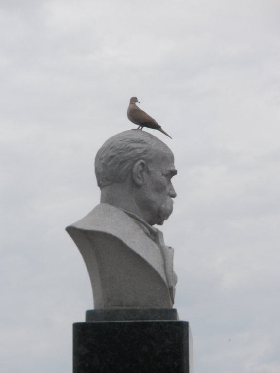 Памятник Шевченко, Макаров