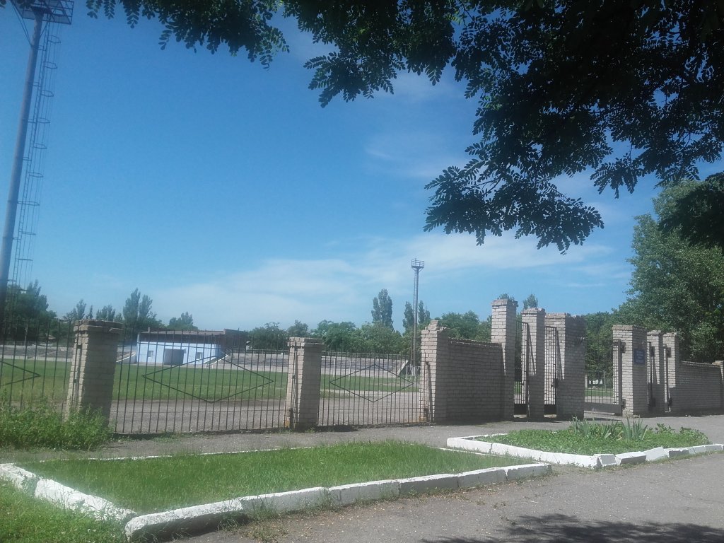 місцевий стадіон, Новый Буг