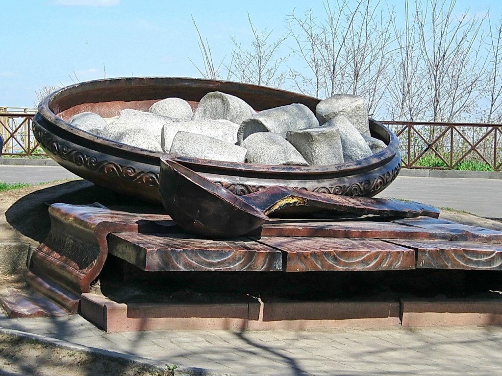 Памятник галушкам как традиционному блюду Полтавщины, Полтава