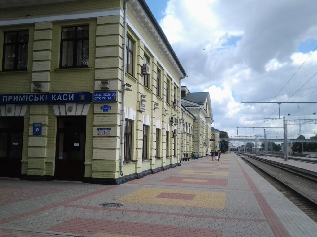 Лозовая-вокзал-Азовсая сторона, Лозовая