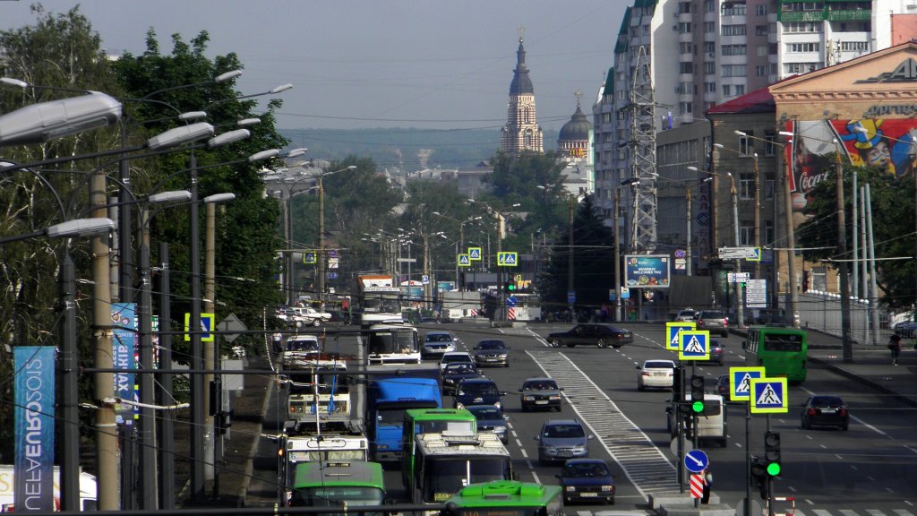 Хaрьков. Вид на проспекты Гагарина и Вернадского в сторону центра, Харьков
