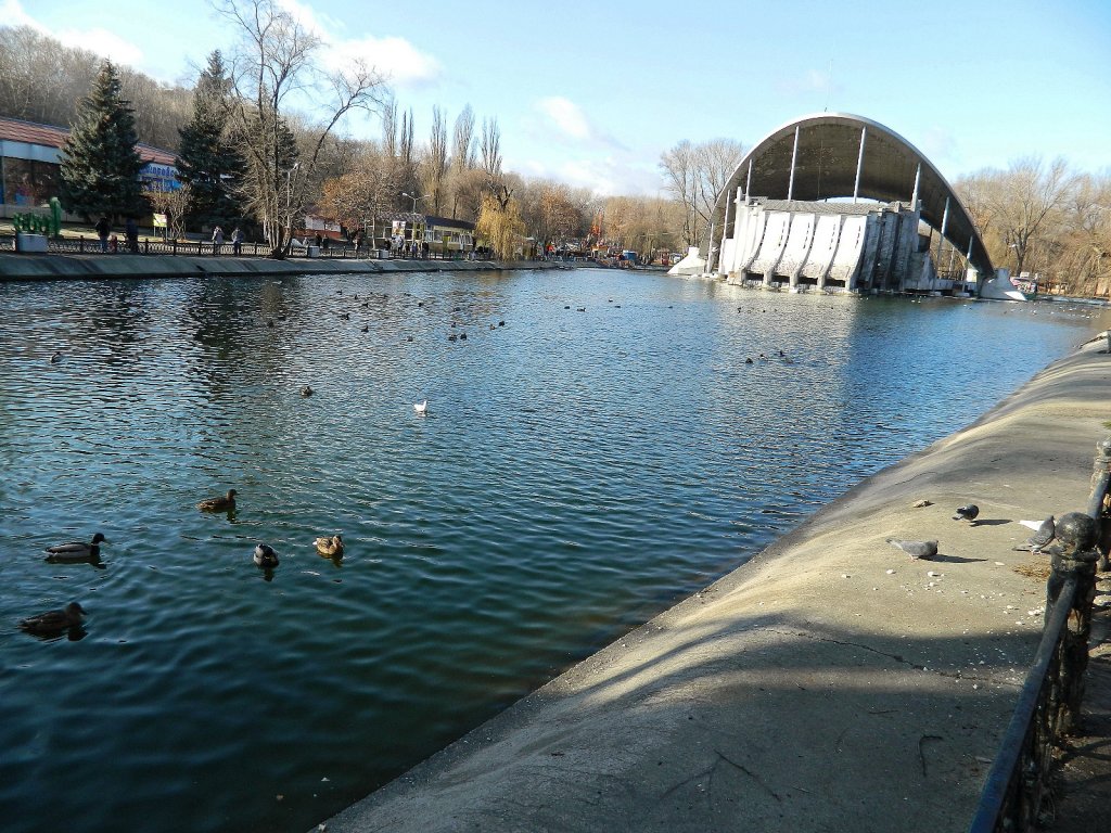 г.Днепр, летний театр на воде, пруд центрального парка, Днепропетровск