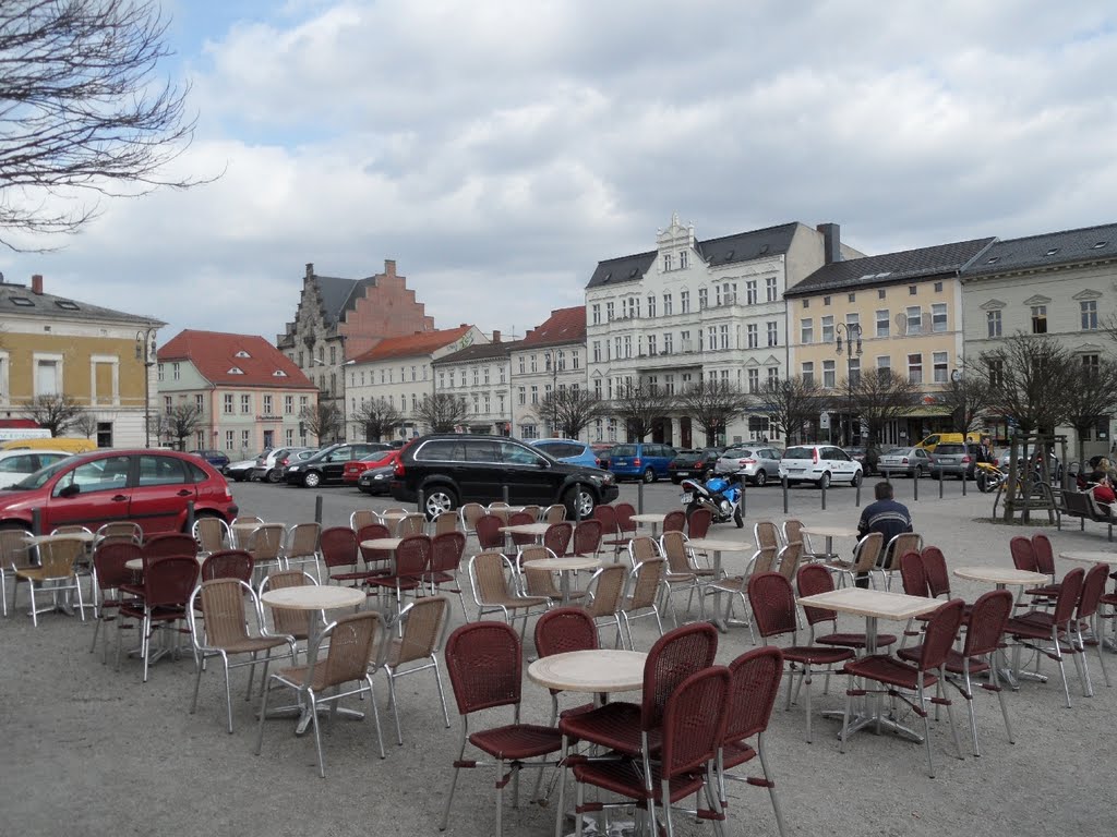 Neustädtischer Markt / Molkenmarkt - Straßencafé und Blick Richtung Osten, Бранденбург