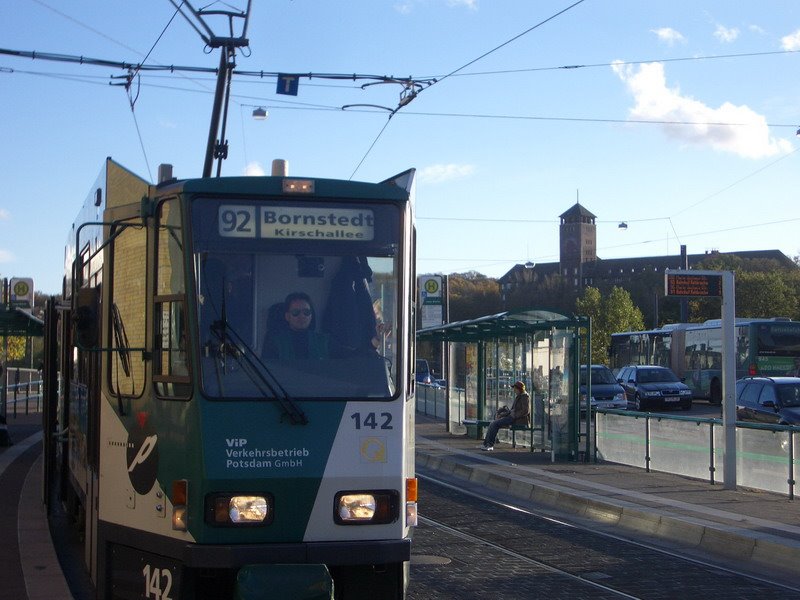 Potsdam, Tram am Hauptbahnhof und Landtag auf dem Brauhausberg, Потсдам