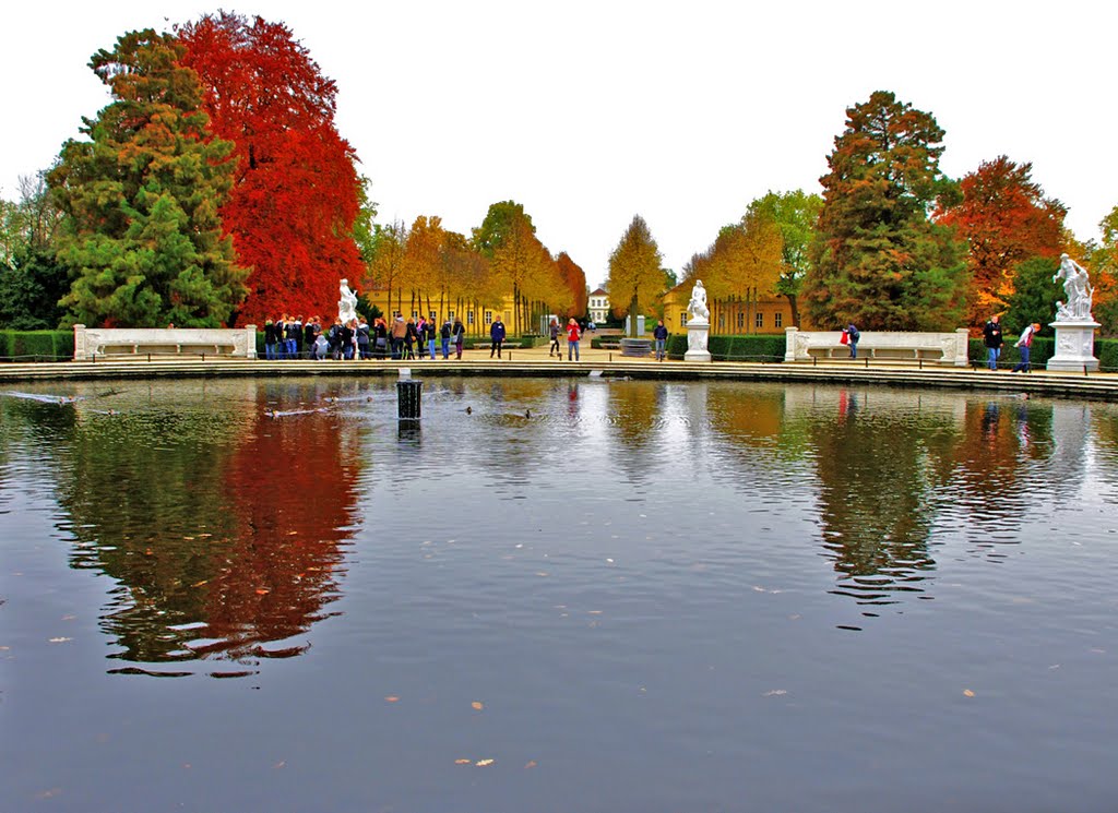 The pond in Sanssouci gardens, Potsdam, Потсдам