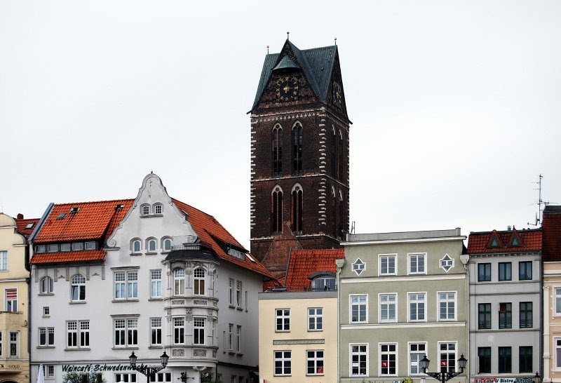 Wismar - Blick auf den St.- Marien Kirchturm, Висмар