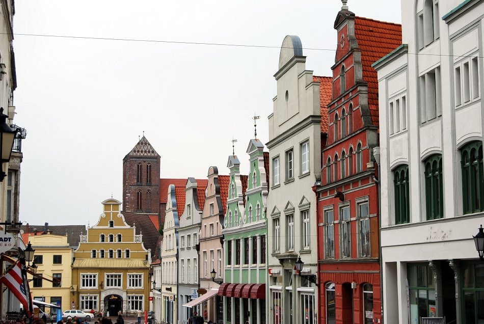 Sanierte Häuser schmücken die Altstadt von Wismar, Висмар