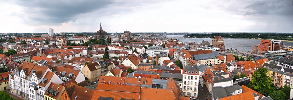 Rostock view from the Petrikirche tower, by Per Allan Nielsen, Росток