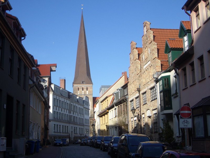 Lohgerberstraße und Petrikirchturm, Росток