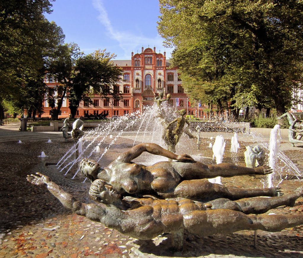 Universität & Brunnen der Lebensfreude / University & Fountain of the joy of life - Rostock, Росток