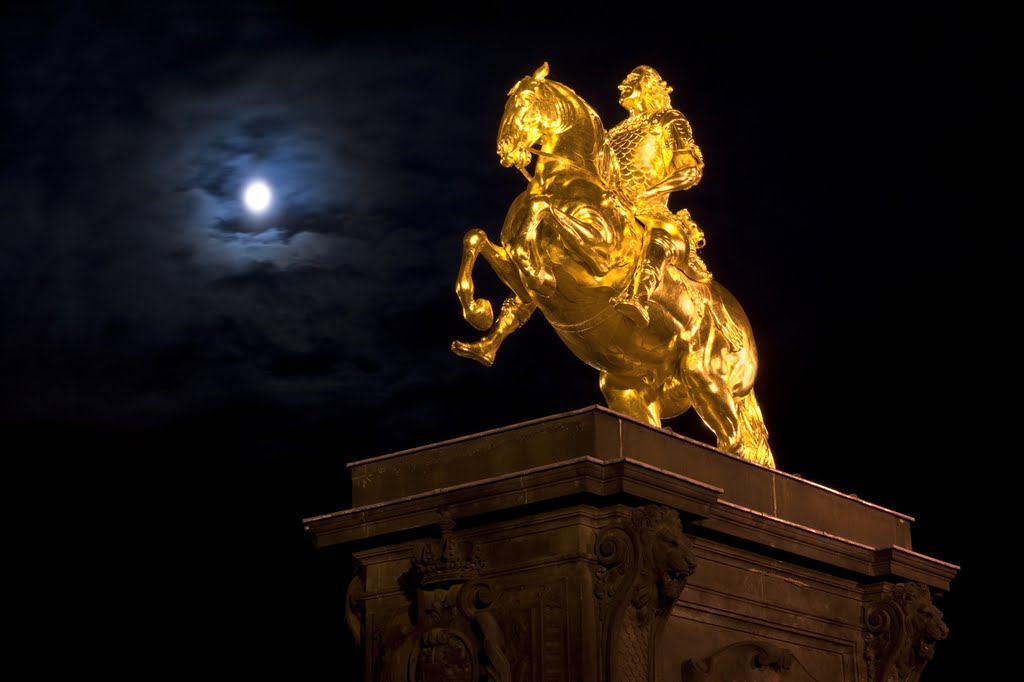 Der Goldene Reiter bei Mondschein., Дрезден