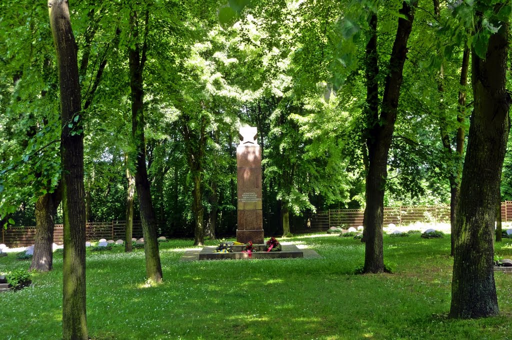 sowjetischer Ehrenfriedhof im Klemmberg Park Weißenfels, Вейссенфельс