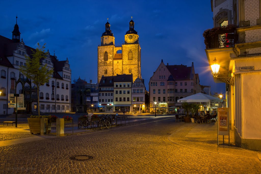 Blick Marktplatz und Kirche bei Nacht, Виттенберг
