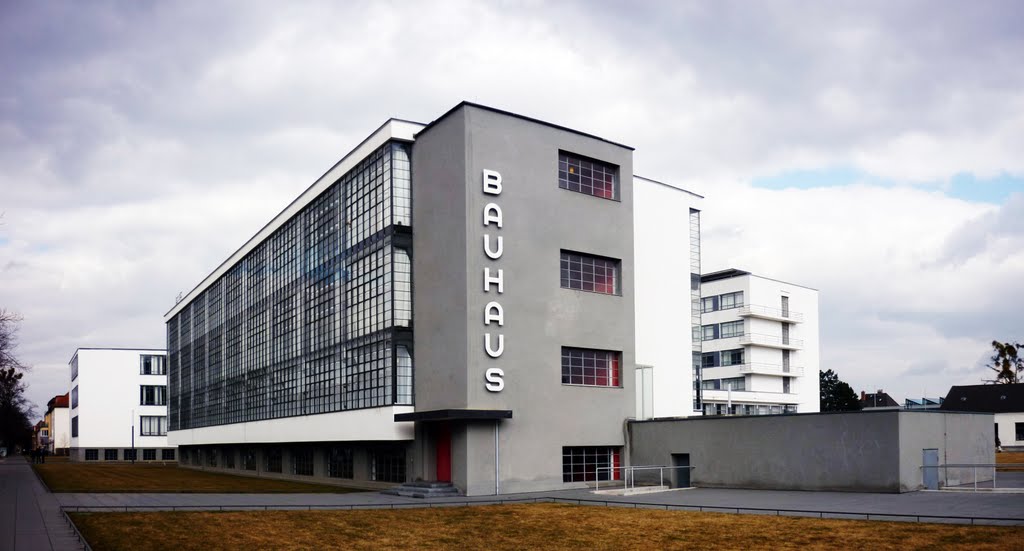 Der berühmte Bauhausgebäude, Дессау