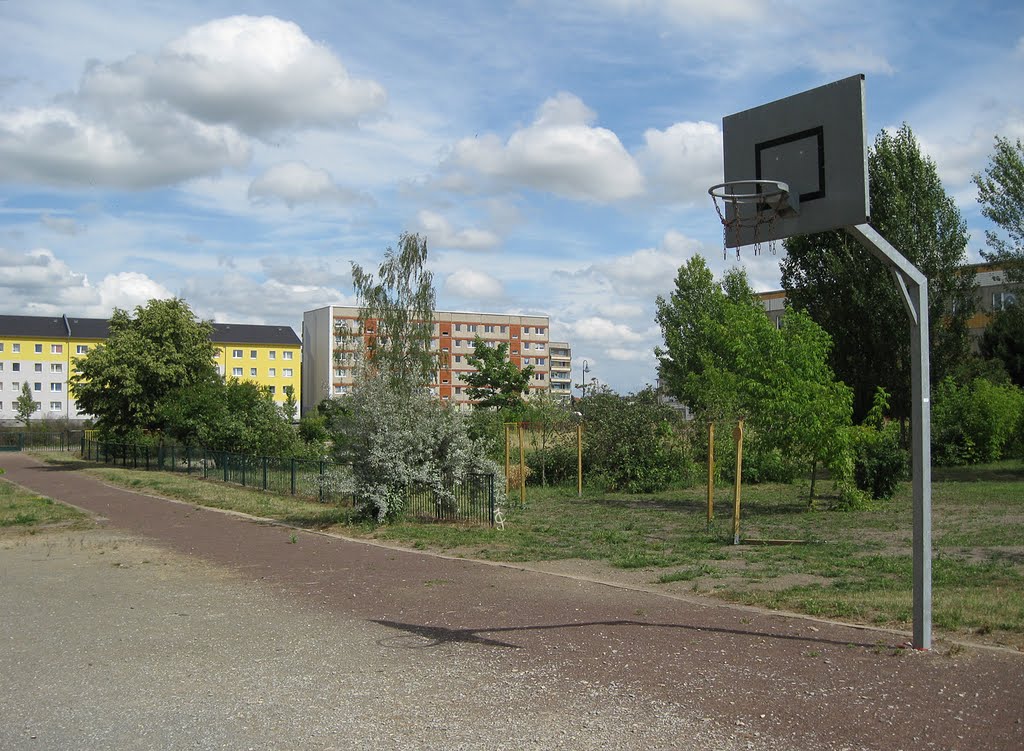 Basketballplatz auf dem Maxim-Gorki-Schulgelände, Зейтз