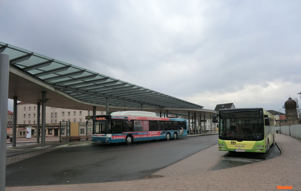 Der * Busbahnhof *  in   > Merseburg  < i  n Sachsen - Anhalt im  April 2013., Мерсебург