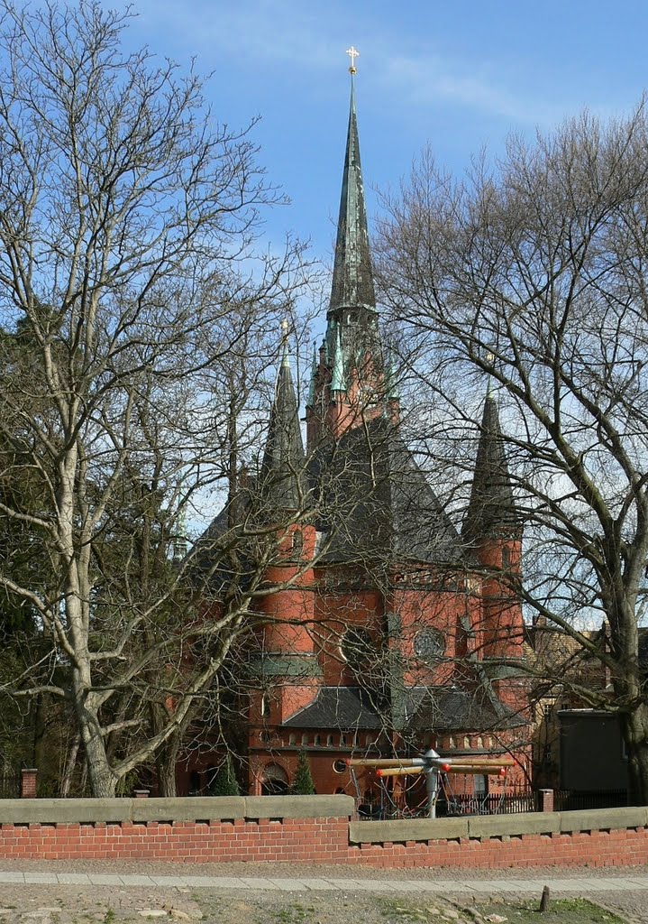 Altenburg - Blick auf die 7.5.1905 geweihte Brüderkirche vom Johannisgraben aus, Альтенбург