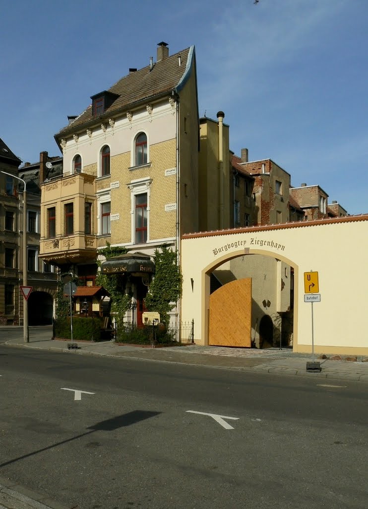 Altenburg - Blick auf das Erlebnisrestaurant und Hotel "Wettiner Hof" mit rustikaler Lutherstube, Альтенбург