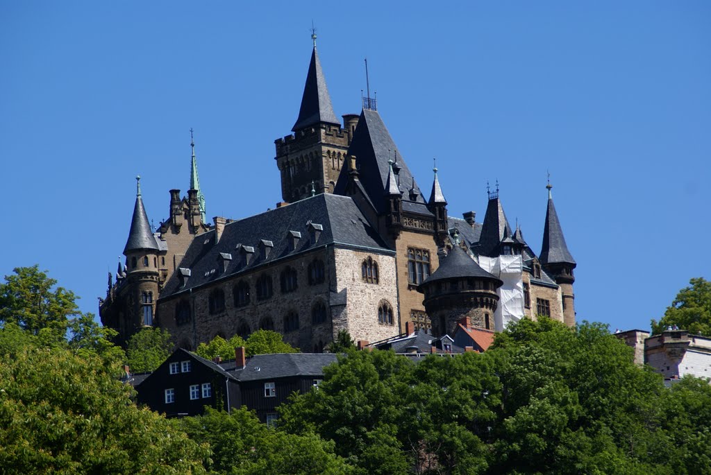 Blick hoch zum Schloss Wernigerode, Вернигероде