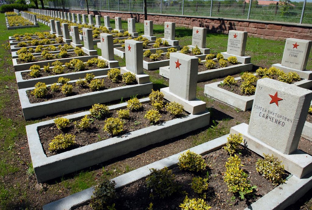Kriegsgräberanlage der Roten Armee - Hauptfriedhof Gotha, Гота