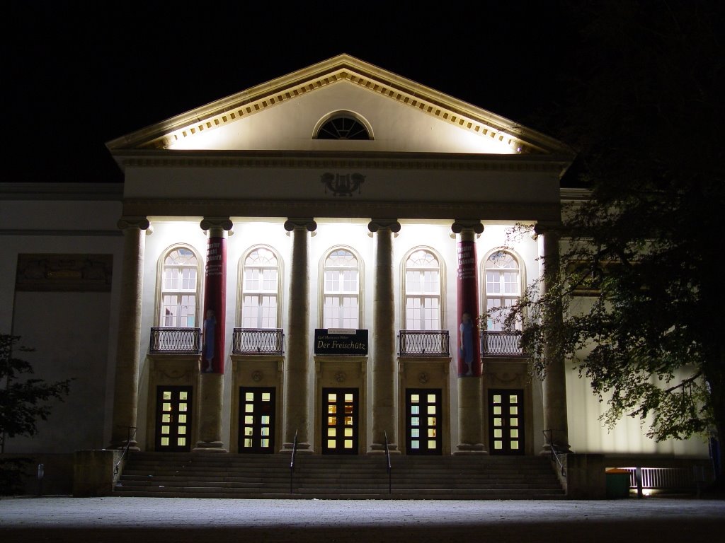 Nordhausen - Theater von vorn, Нордхаузен