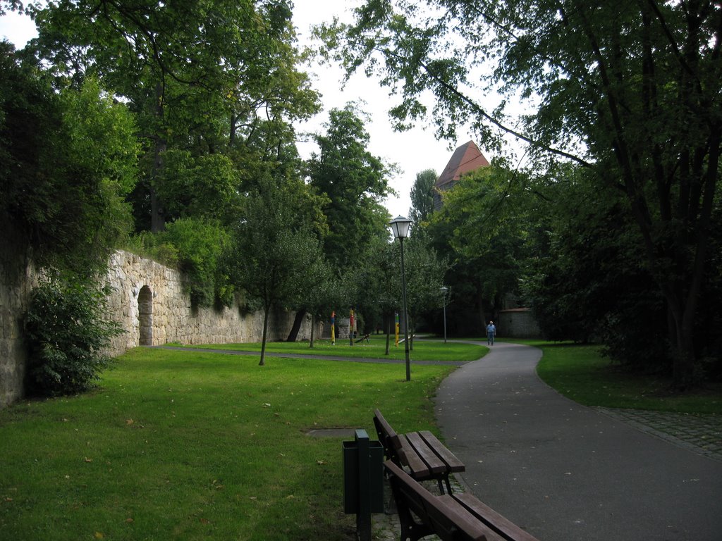 Inner walls and path looking towards Ziegeltor, Амберг