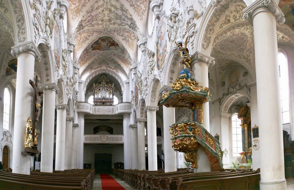 Amberg; Kirche St. Georg. Orgel und Kanzel. © byUdoSm.the2nd, Амберг