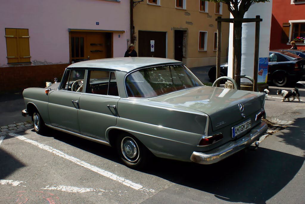 Frühen 60s Vintage Mercedes 190 auf Paradeplatz., Амберг
