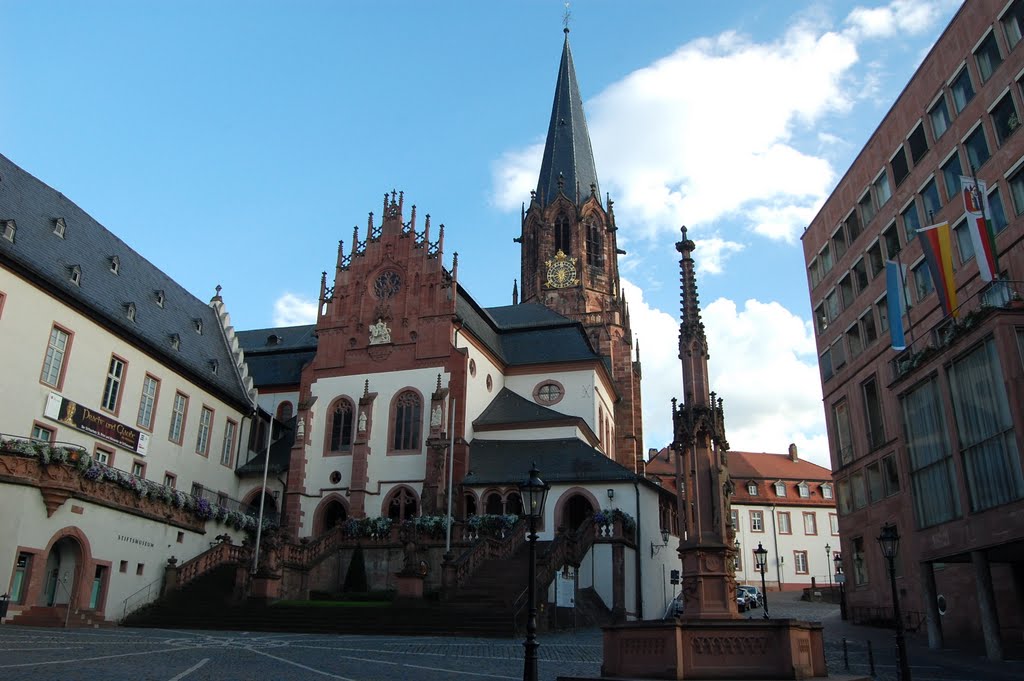 Aschaffenburg - Stiftskirche  & Rathaus, Ашхаффенбург