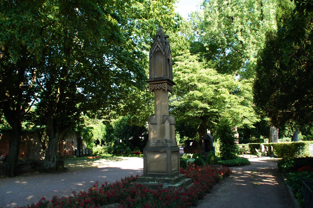 Aschaffenburg - Altstadtfriedhof Denkmal "Carl Freiherr von Mergenbaum", Ашхаффенбург