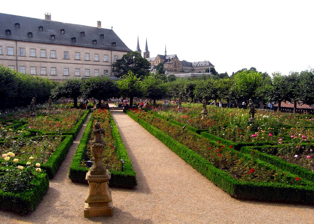 Bamberg, Rosengarten mit Kloster Michelsberg, Бамберг