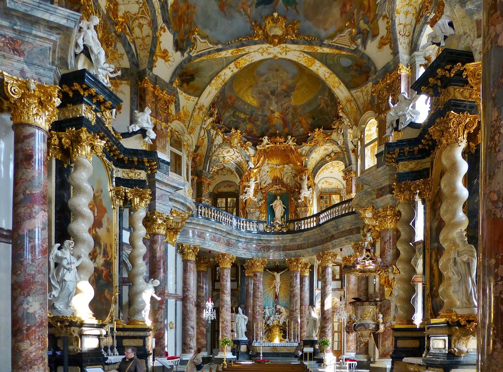 Die Hofkirche der Würzburger Residenz - vollkommene barocke Harmonie / The Court Capel of the Würzburg Residence in Perfect Baroque Harmony/ Please Enlarge, Вюрцбург
