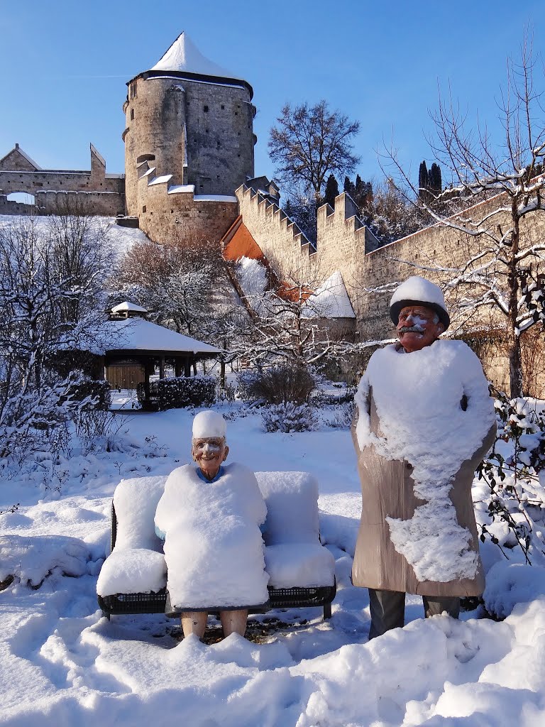 Grandma and Grandpa with white coat, Бургхаузен
