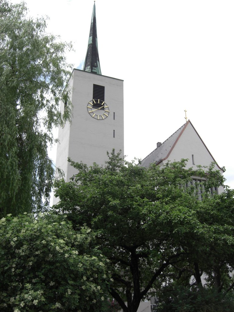 Christ König Kirche in Rosenheim in westl. Richtung, Розенхейм