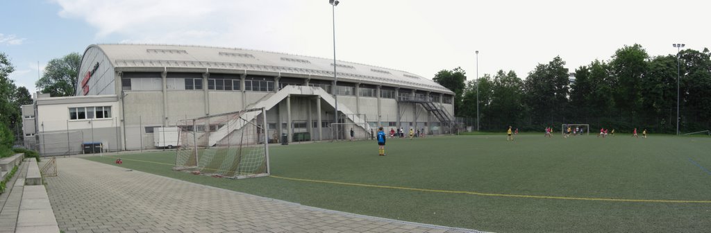 Kathrein-Stadion in Rosenheim (F-Jugend in Action), Blick nach NO, Розенхейм