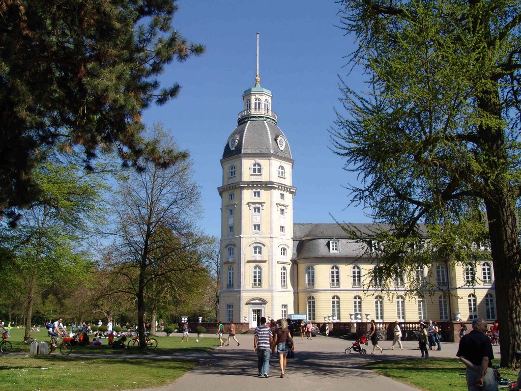 Eingang von der Westseite mit Blick auf den Schloßturm, Карлсруэ