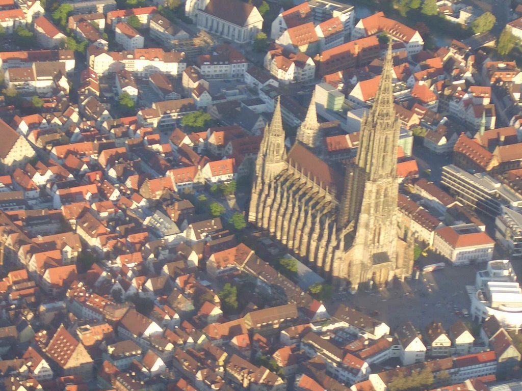 Luftbild-Ulmer-Münster, Ульм