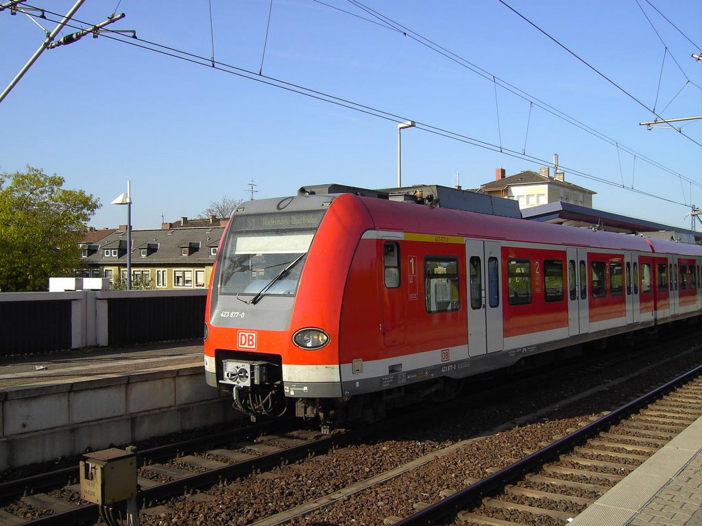 BR 423 im S-Bahnhof Offenbach-Ost, Оффенбах