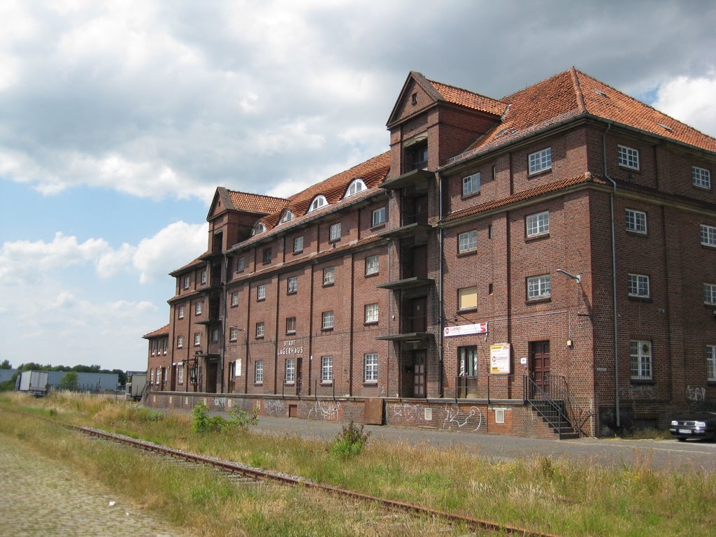 Wilhelmshaven - Historische Gebäude an der "Emsstraße" - Städtisches Lagerhaus am Handelshafen aus dem Jahre 1912, Вильгельмсхавен