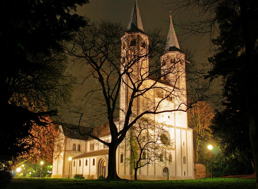Neuwerkkirche at night, Гослар