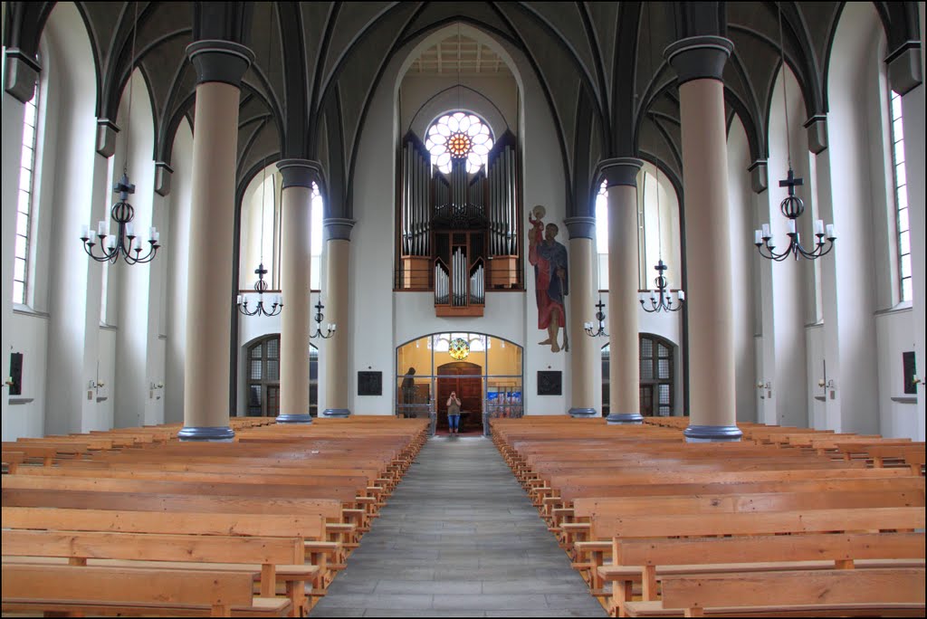 Delmenhorst: Innenansicht der Katholische Kirche, Дельменхорст