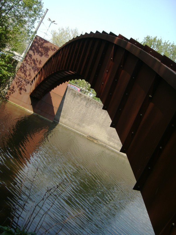 modernes Kunstwerk "Brücke", Брауншвейг