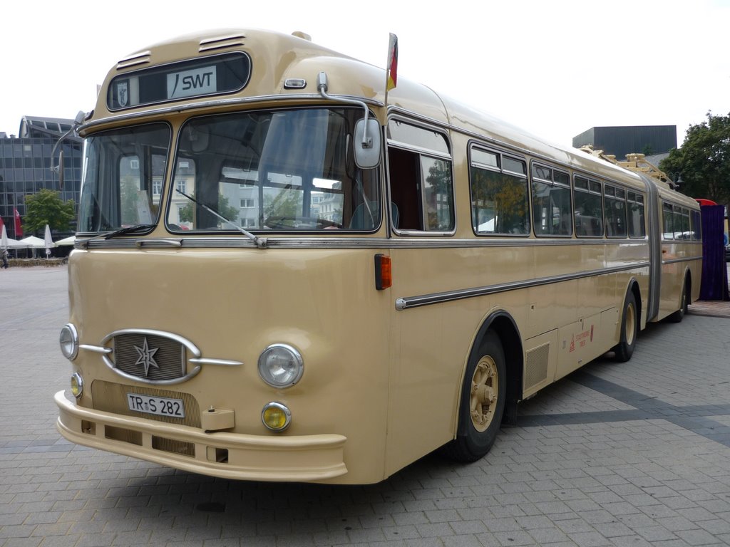 Gelenkbus 2Henschel" BJ. 1962, für Jeybee, Трир