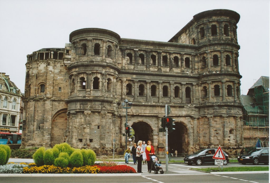 Nordseite der Porta Nigra, Трир